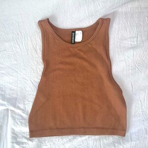 H&M chocolate colored CROPTOP